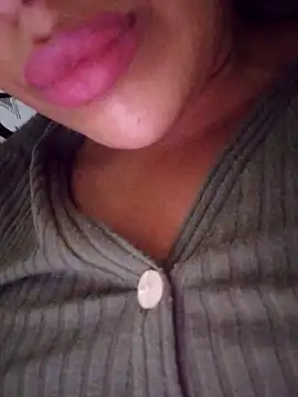 Snapshot of Sexlove1xo chatting on October 7, 5:21 pm Sexlove1xo online show from October 7, 5:21 pm