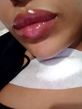 Snapshot of Sexlove1xo chatting on October 25, 1:40 pm Sexlove1xo online show from October 25, 1:40 pm