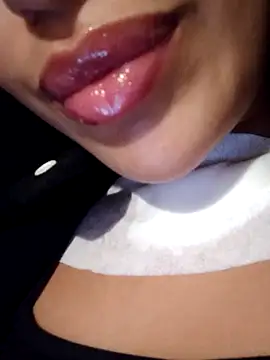 Snapshot of Sexlove1xo chatting on October 26, 6:47 pm Sexlove1xo online show from October 26, 6:47 pm