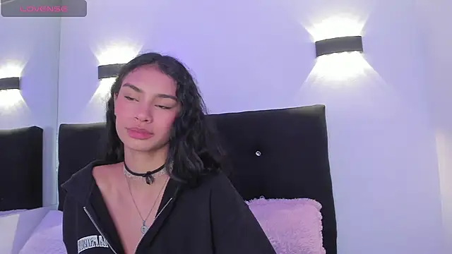 Anniie  Evans online show from September 26, 4:22 pm