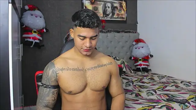 luigi hot  online show from December 19, 5:09 pm