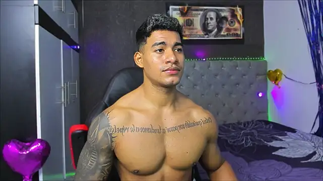 luigi hot  online show from July 16, 4:02 pm