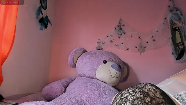 Maddy Jhonsson online show from October 28, 9:39 pm