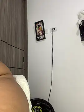 Leah yuah  online show from March 8, 1:25 pm