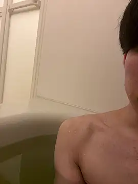 Snapshot of aoa131 chatting on February 21, 11:22 am aoa131 online show from February 21, 11:22 am