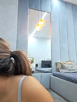 Bella Posh online show from October 12, 7:40 am