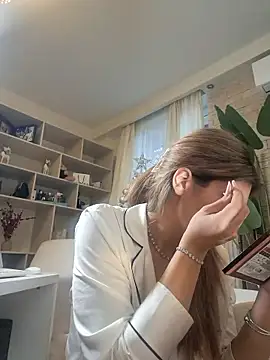 Snapshot of Bella_Posh chatting on January 10, 6:48 am Bella Posh online show from January 10, 6:48 am