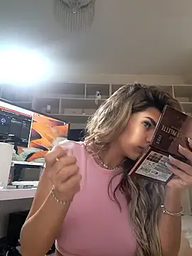 Snapshot of Bella_Posh chatting on January 19, 7:34 am Bella Posh online show from January 19, 7:34 am