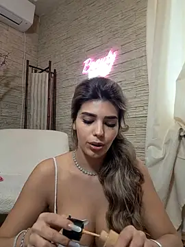 Snapshot of Bella_Posh chatting on February 7, 9:13 am Bella Posh online show from February 7, 9:13 am