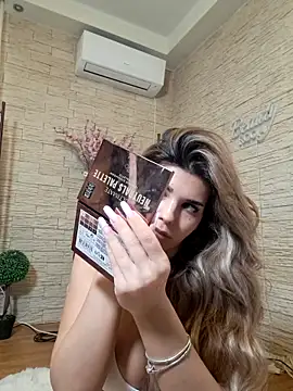 Snapshot of Bella_Posh chatting on February 15, 12:14 pm Bella Posh online show from February 15, 12:14 pm