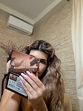 Snapshot of Bella_Posh chatting on February 17, 1:07 pm Bella Posh online show from February 17, 1:07 pm