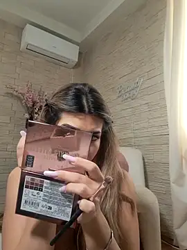 Snapshot of Bella_Posh chatting on February 24, 7:50 am Bella Posh online show from February 24, 7:50 am