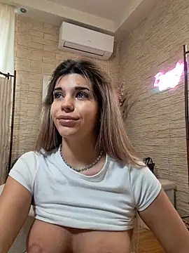 Snapshot of Bella_Posh chatting on March 3, 7:03 am Bella Posh online show from March 3, 7:03 am