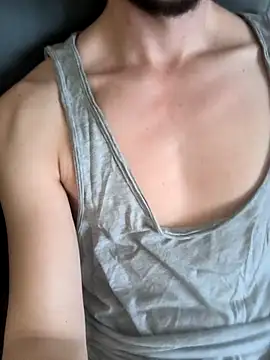 Snapshot of Aloxix chatting on February 27, 9:54 am Aloxix online show from February 27, 9:54 am