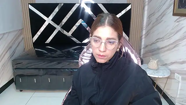 Snapshot of Angeles_v chatting on March 9, 12:31 pm Angeles v online show from March 9, 12:31 pm