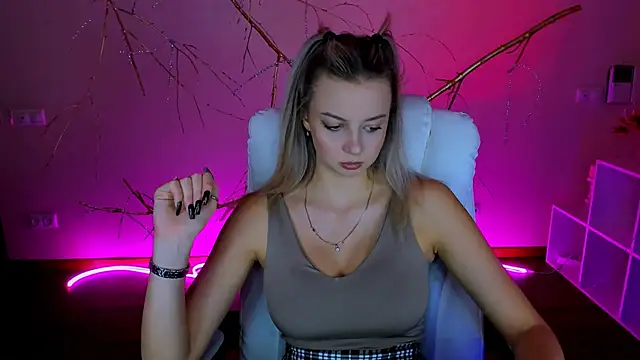 melissa richardson online show from November 22, 12:15 pm