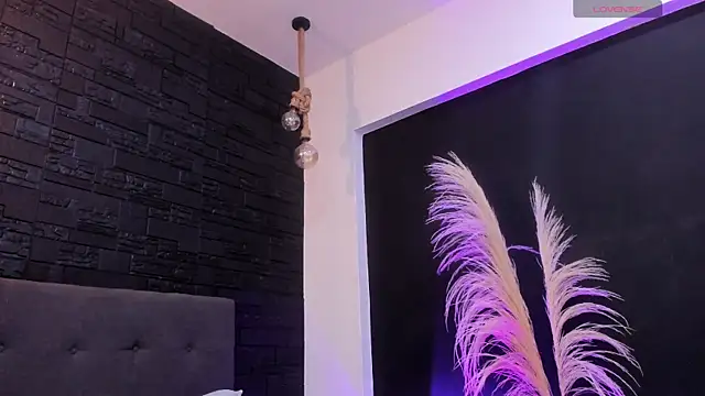 Maite Smith  online show from September 28, 12:10 pm