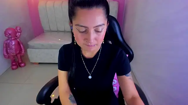 madhison klain s online show from December 16, 8:03 pm