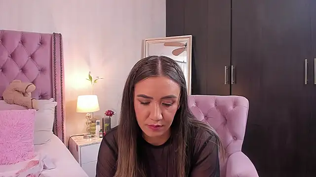 Snapshot of natashaleightt chatting on February 5, 1:21 am natashaleightt online show from February 5, 1:21 am