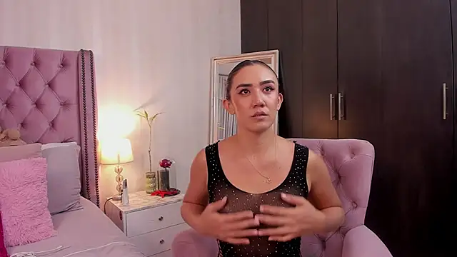 Snapshot of natashaleightt chatting on February 14, 1:57 am natashaleightt online show from February 14, 1:57 am