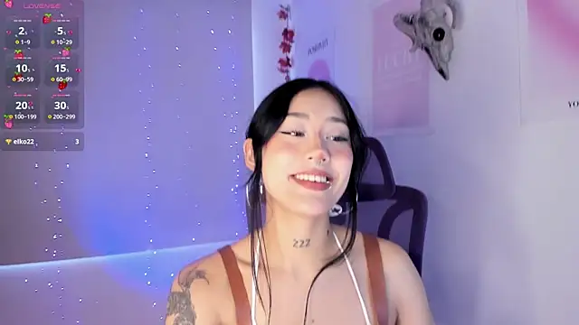 MiaWilsson  online show from December 17, 9:43 pm