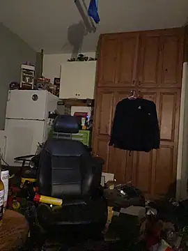 Polaroid White online show from November 18, 10:47 pm