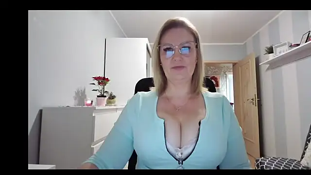 DianaLive online show from December 19, 9:05 am