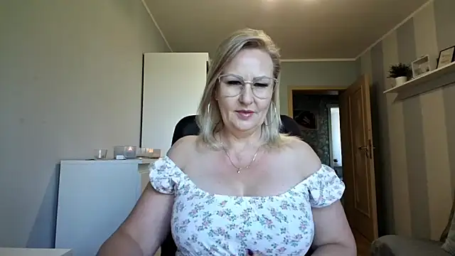DianaLive online show from May 27, 6:21 am