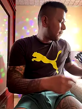 Snapshot of Saipuer31 chatting on December 5, 6:59 pm Saipuer31 online show from December 5, 6:59 pm