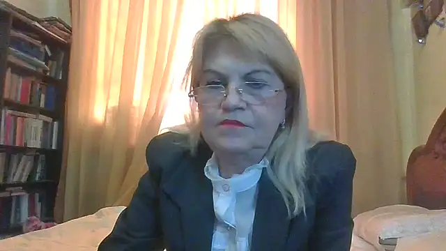 Snapshot of Heidi-Helga chatting on March 5, 10:11 am Heidi-Helga online show from March 5, 10:11 am