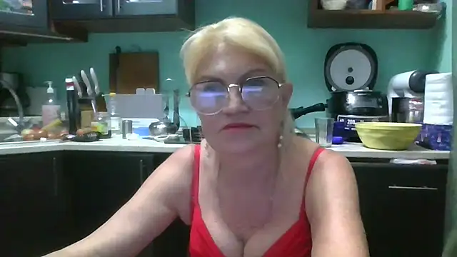 Snapshot of Heidi-Helga chatting on October 2, 6:59 pm Heidi-Helga online show from October 2, 6:59 pm
