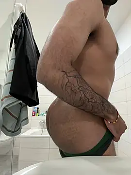 jojofloflo online show from March 19, 9:16 pm