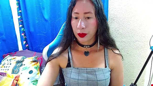 Gia leinn online show from April 17, 7:39 pm
