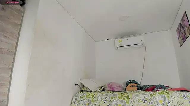 flor herrera01 online show from September 19, 5:09 am