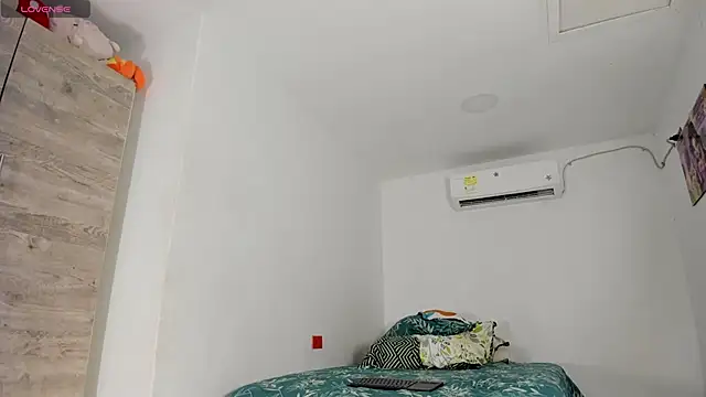 flor herrera01 online show from December 22, 3:58 am