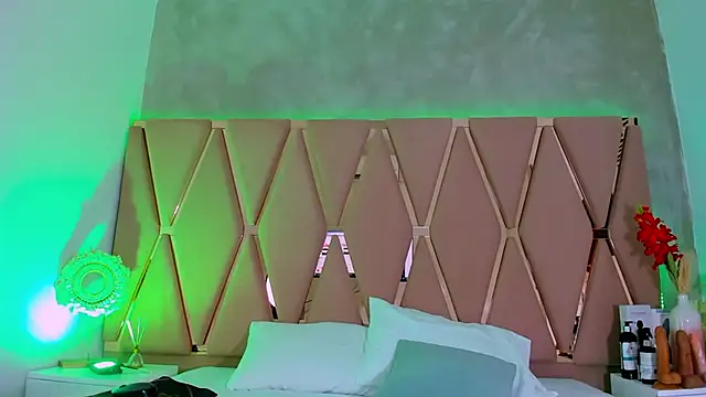 Emily Black1 online show from April 17, 12:35 am