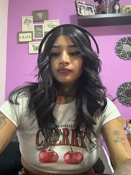 Snapshot of goth_tasha chatting on July 5, 12:39 am goth tasha online show from July 5, 12:39 am