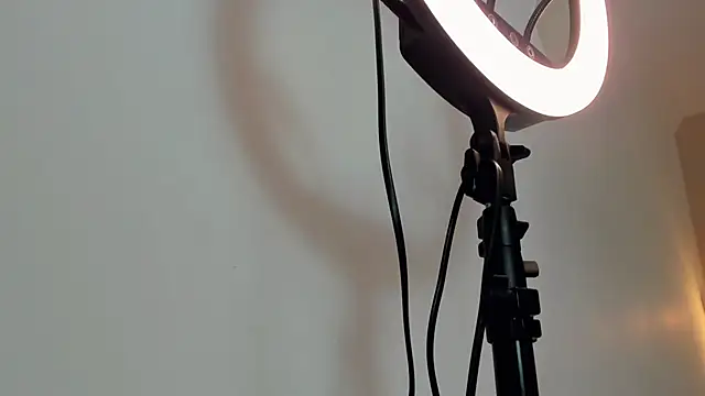 CHANELL 11INCHES online show from February 26, 11:04 pm