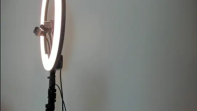 CHANELL 11INCHES online show from March 18, 1:00 am