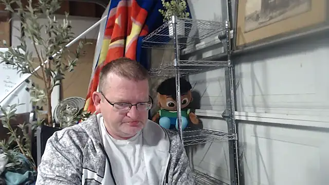 Randomoldguy615 online show from March 8, 12:33 am