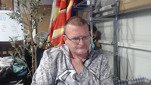 Randomoldguy615 online show from March 15, 9:38 pm