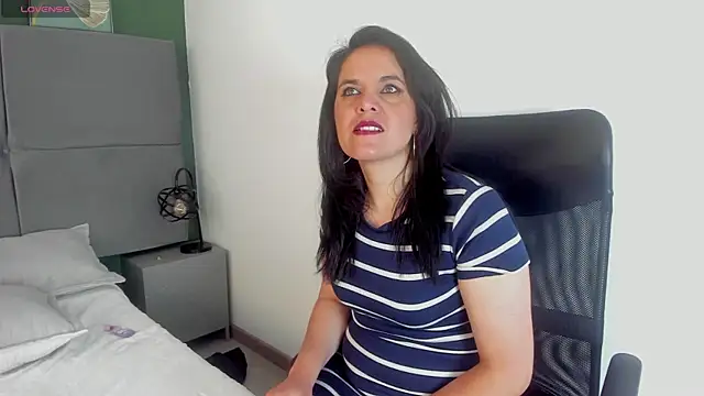 laura hotties online show from March 5, 4:02 pm