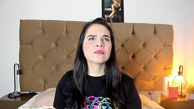 laura hotties online show from March 28, 1:11 pm