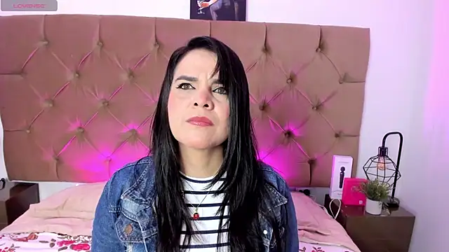 laura hotties online show from April 5, 1:41 pm