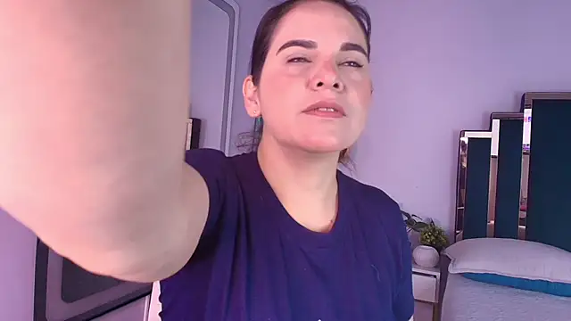 laura hotties online show from May 31, 1:07 pm