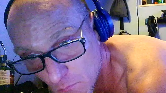 PornStro921 online show from May 30, 9:23 pm
