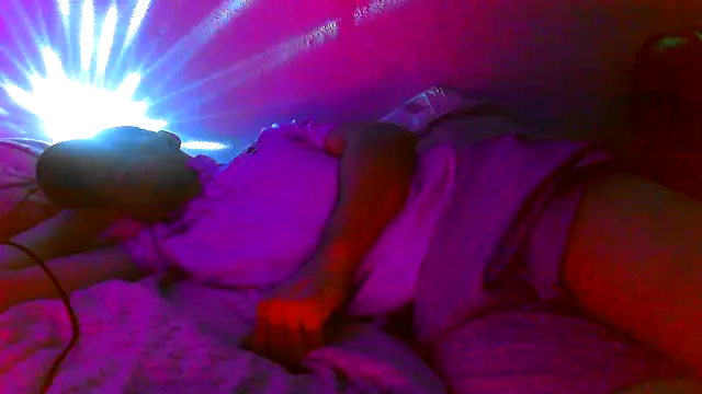 Snapshot of great_feeling chatting on February 26, 2:37 am great feeling online show from February 26, 2:37 am