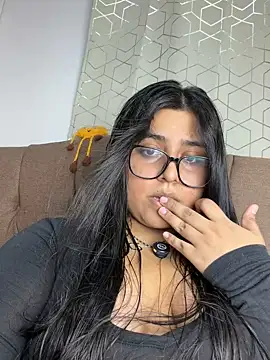 virginbrunette99 online show from May 26, 5:36 am