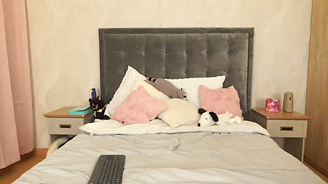 Snapshot of DaliaCruz chatting on November 9, 7:12 pm DaliaCruz online show from November 9, 7:12 pm