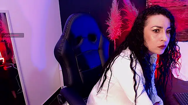 Bella williamss  online show from March 7, 9:06 pm